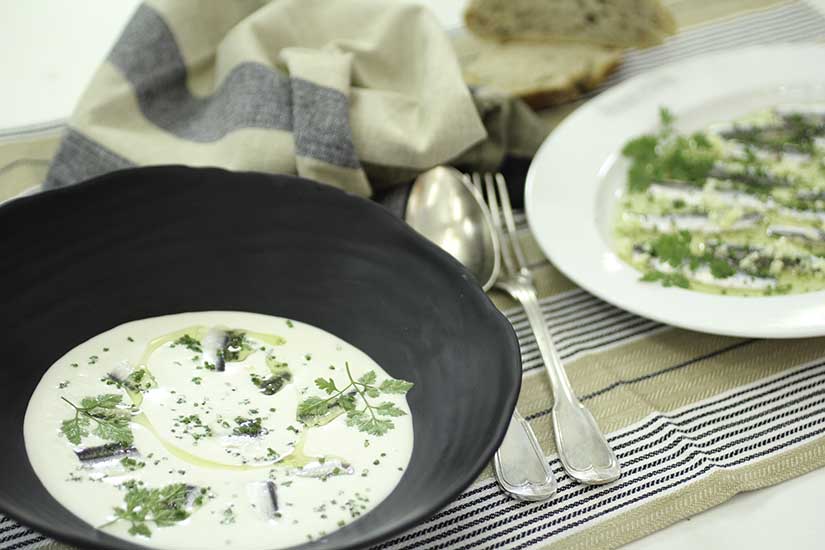 ‘Ajoblanco’ con boquerones